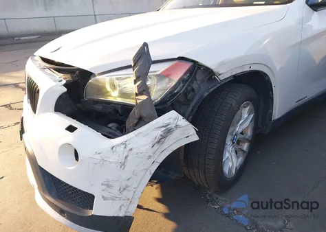 2015 BMW X1 xDrive28I z USA, uszkodzony, nr VIN WBAVL1C52FVY37996